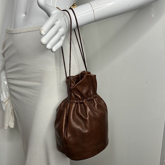 Gucci Leather Cinch Small Bucket Bag Purse - Picture 1 of 12